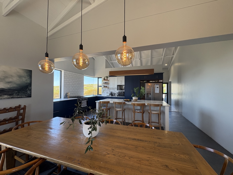 5 Bedroom Property for Sale in Pearl Bay Western Cape